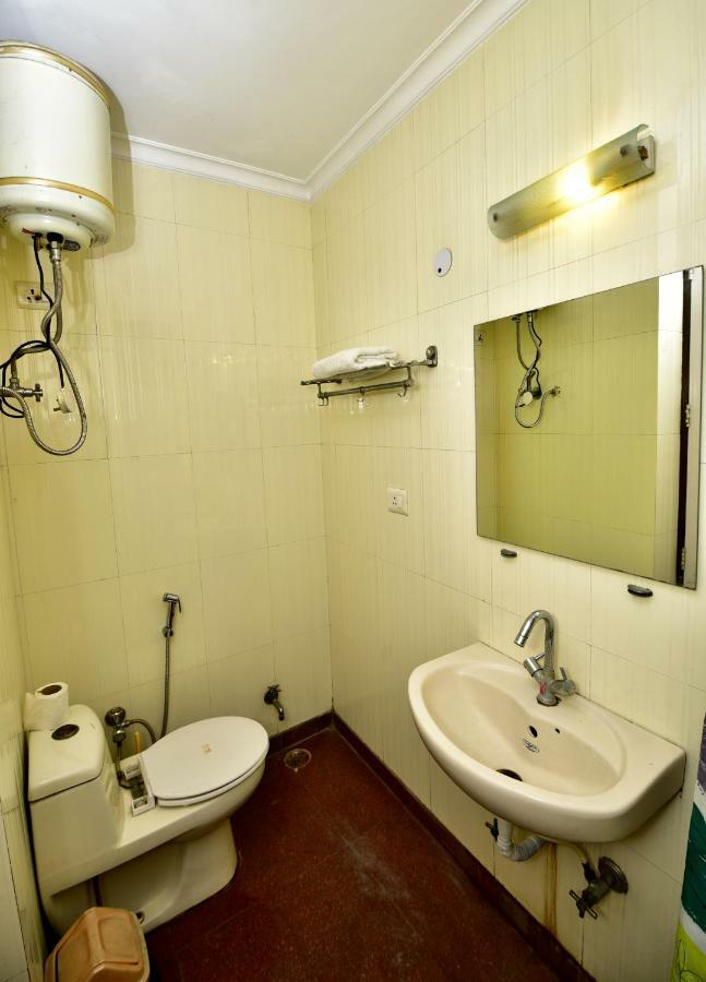2Bhk Comfortable Furnished Serviced Apartments In Hauz Khas - Woodpecker Apartments Нью-Дели Экстерьер фото